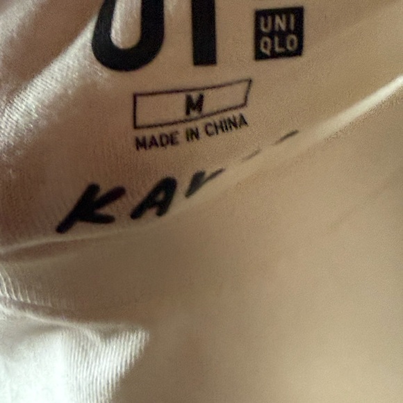 Kaws x Uniqlo UT  2019 6th Limited Edition T-shirt Medium - Picture 3 of 10